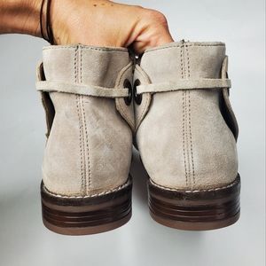 Clarks Womens Camzin Bow Ankle Boot 